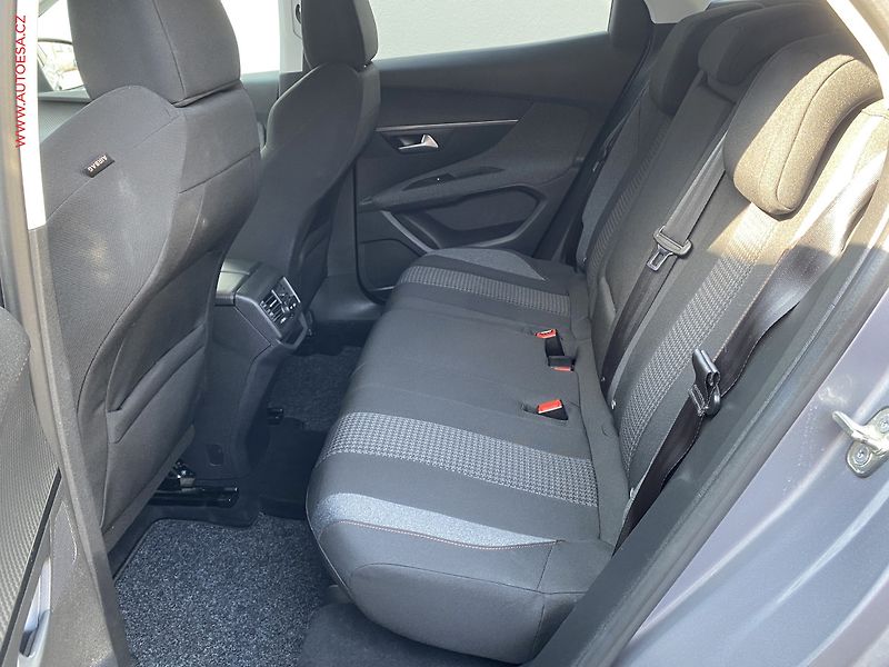 Peugeot 3008 (2019) 1.2PT, Active, navi, kamera - fotka 10 z 18