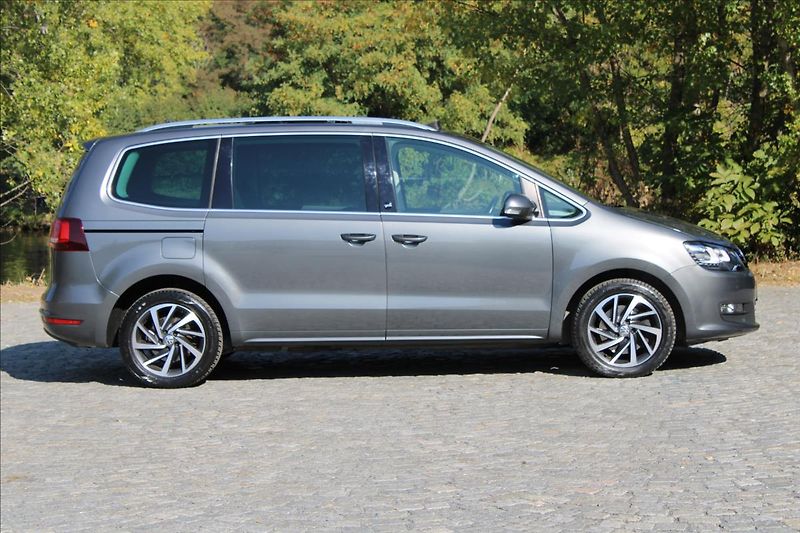 Volkswagen Sharan 2.0 TDI / 135kW / DSG / SOUND - fotka 7 z 49