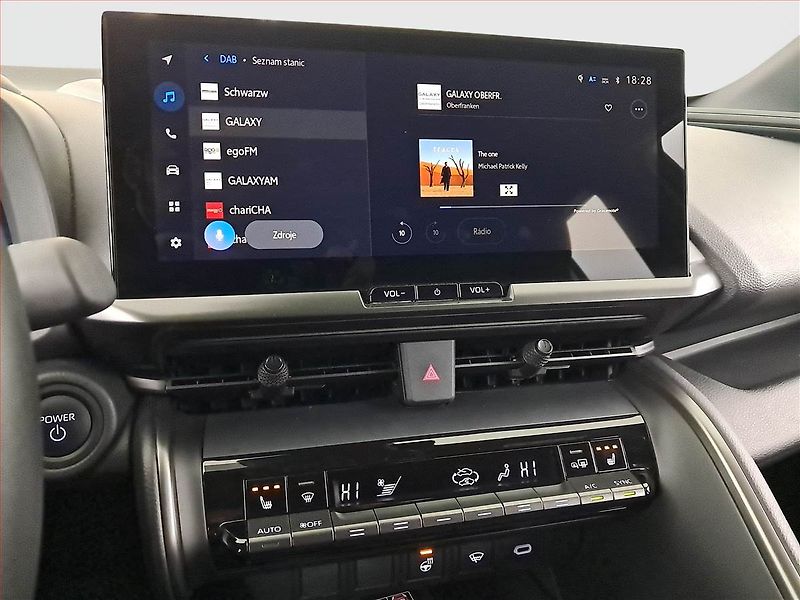 Toyota C-HR (2025) 2.0 Hybrid - fotka 12 z 18