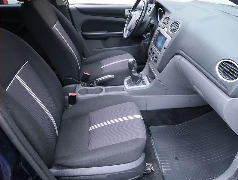 Ford Focus (2010) 1.6 TDCi, Eko.zaplacen - fotka 9 z 13