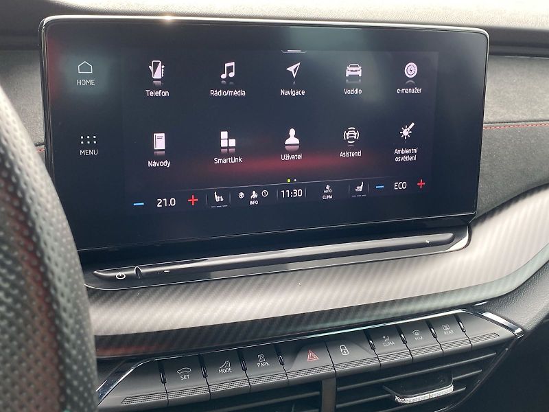 Škoda Octavia (2024) Combi 1.4 TSI iV DSG RS - fotka 17 z 35