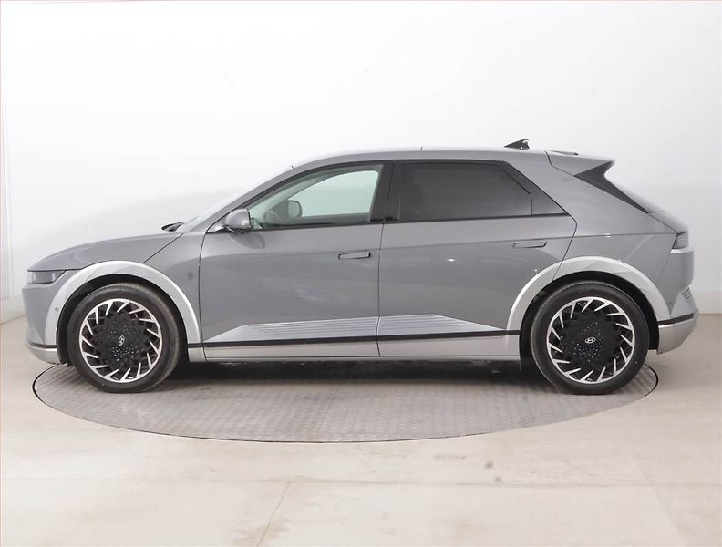 Hyundai Ioniq 5 (2022) Power 4x4, SoH 94% - fotka 3 z 21