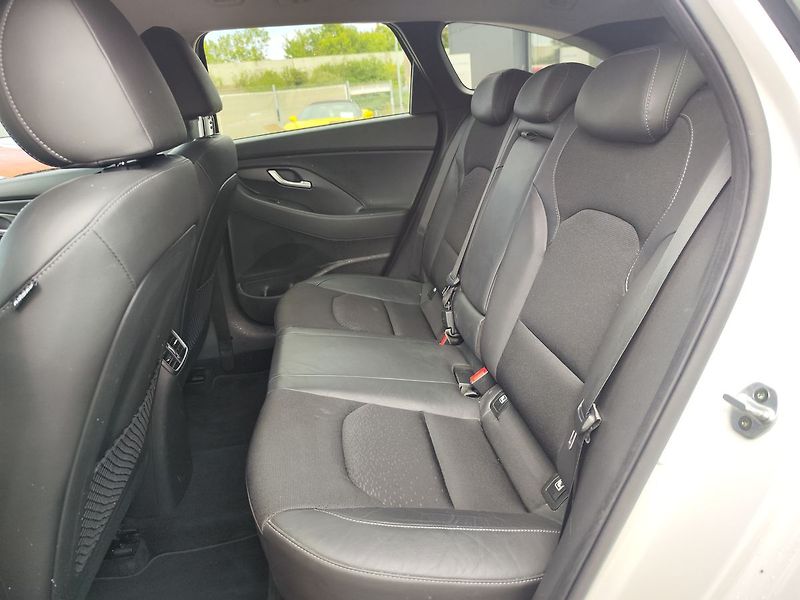 Hyundai i30 1.4 T-GDI/103kW Style Premium - fotka 13 z 38