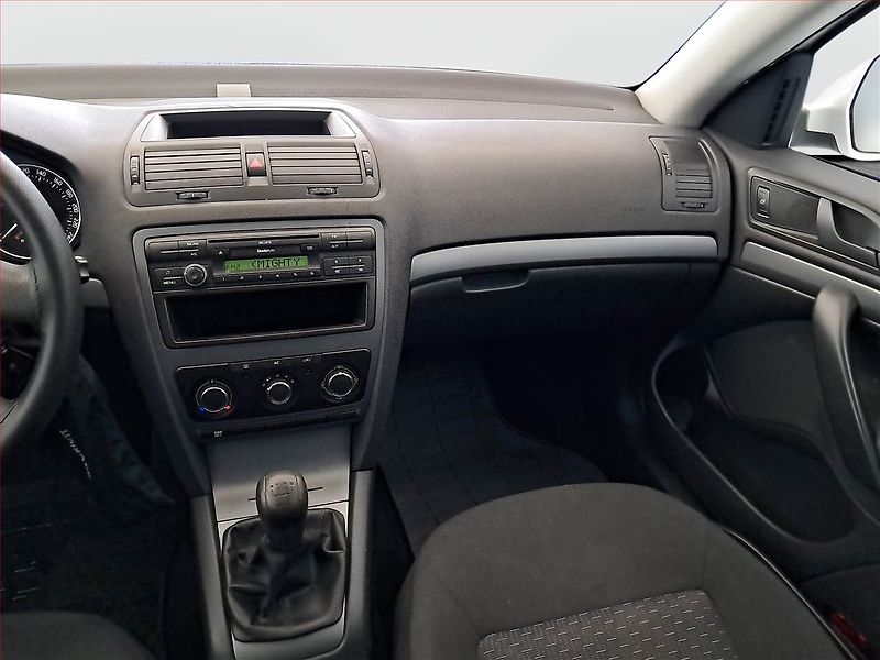 Škoda Octavia (2011) 1.6 TDI - fotka 8 z 12