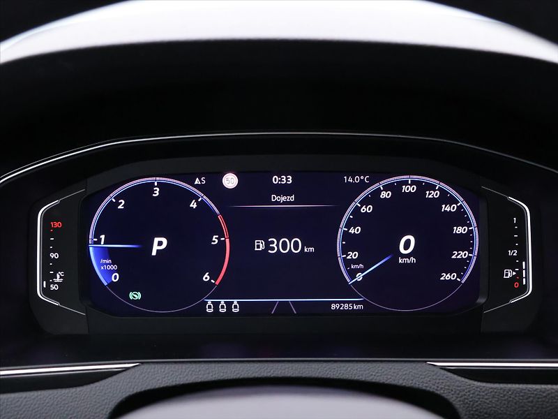 Volkswagen Passat 2,0 TDI 110kW DSG Matrix DPH - fotka 21 z 39