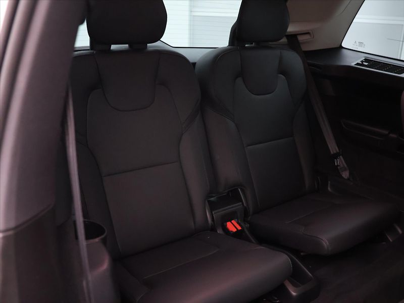 Volvo XC90 2,0 B5 173 kW AWD 7 Míst DPH C - fotka 14 z 28