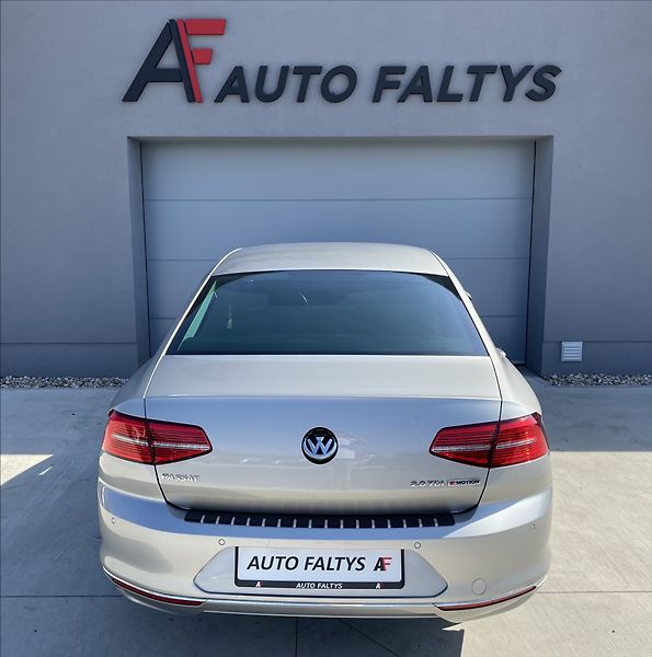 Volkswagen Passat 2,0 TDI 110KW 4X4 ČR. - fotka 4 z 22