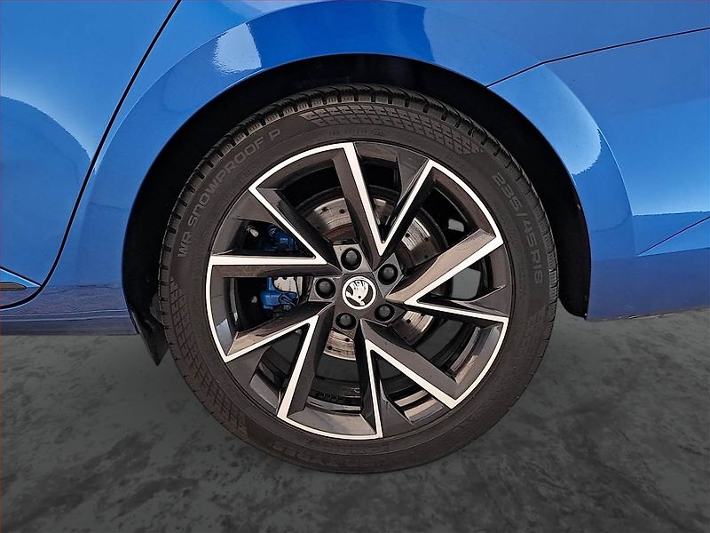Škoda Superb (2022) Sportline 2.0 TDI - fotka 15 z 24