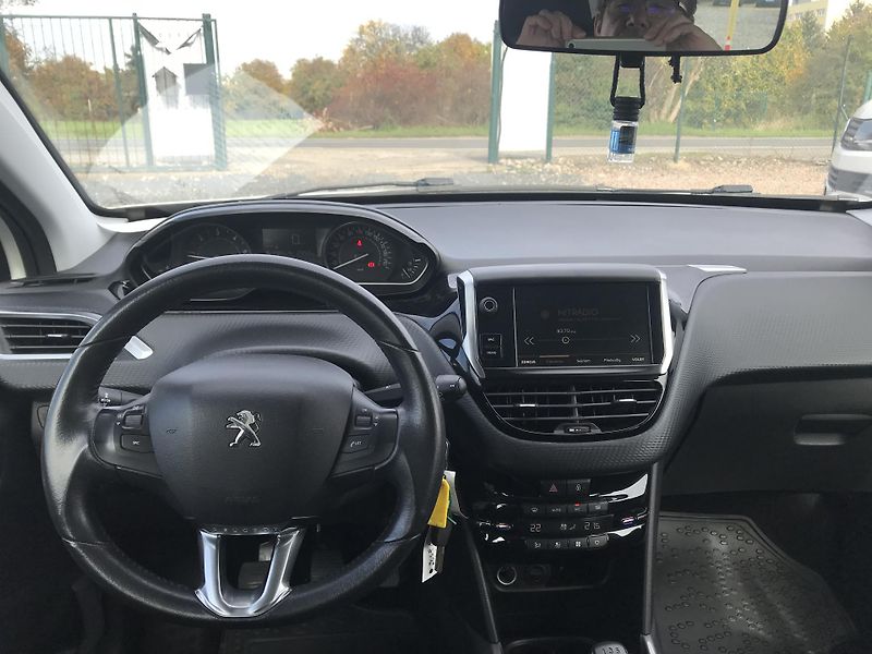 Peugeot 208 1.6 HDI 73 KW 1.MAJ.ČR.DPH... - fotka 11 z 14