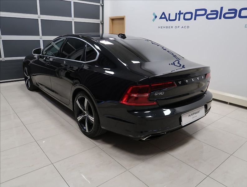 Volvo S90 2,0 T8 TWINENGINE AWD R-DESIGN - fotka 7 z 52