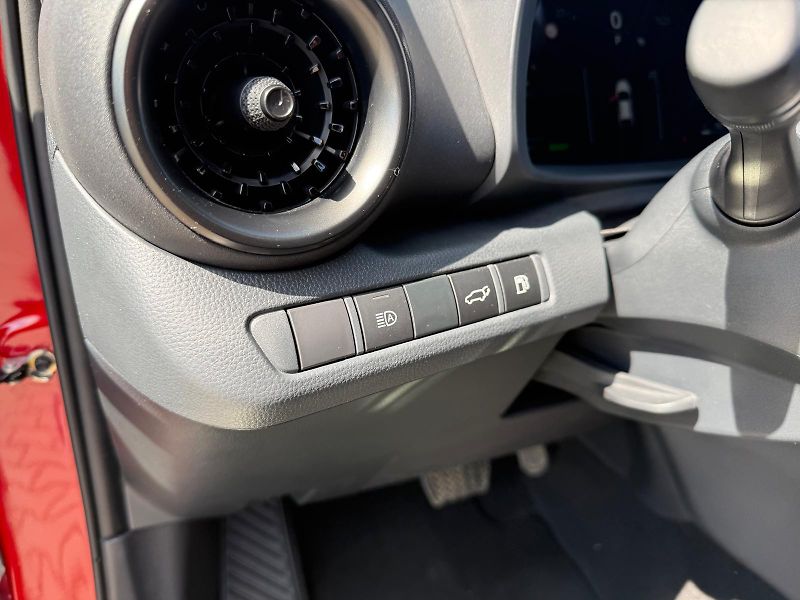 Toyota C-HR 2,0 HEV e-CVT GR Sport - fotka 13 z 30