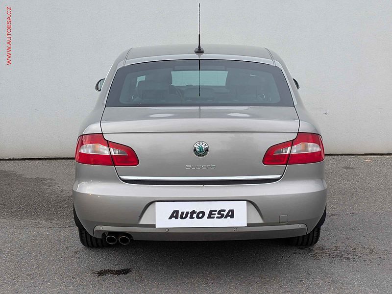 Škoda Superb (2009) 2.0 TDi, 2.maj, Elegance - fotka 5 z 17