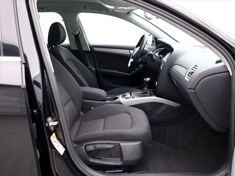 Audi A4 2,0 TDI 105kW Aut. 1.Maj. - fotka 11 z 27