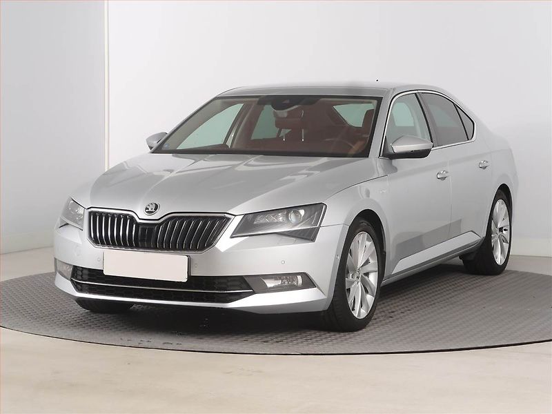 Škoda Superb (2016) Laurin&Klement 2.0 TDI - fotka 2 z 21