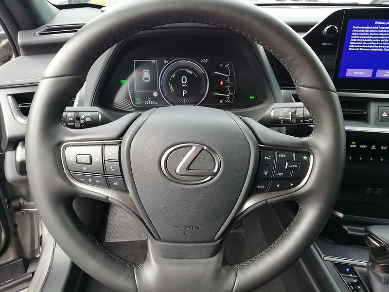 Lexus UX 250h h F Sport Design - fotka 9 z 19