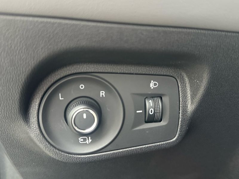 MG MGS5 EV (2025) S5 EV Exclusive 64kWh - fotka 20 z 25