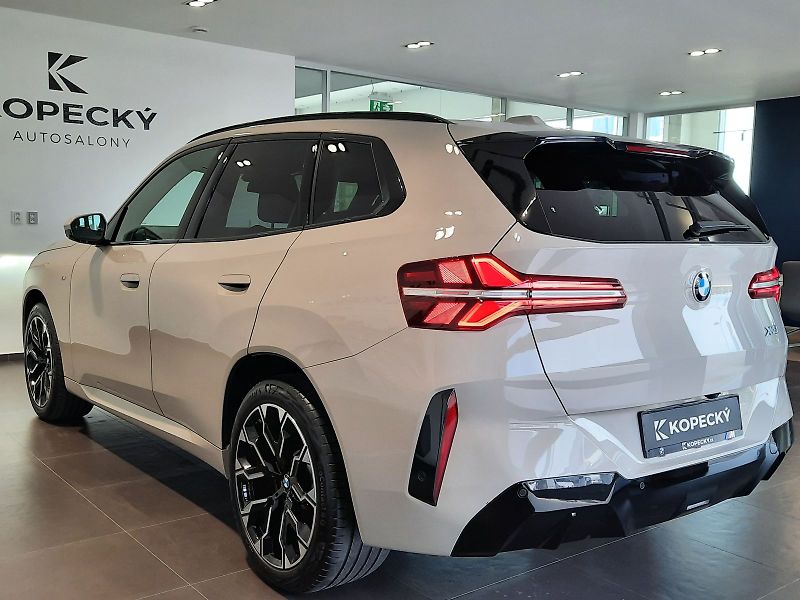 BMW X3 (2025) xDrive 20d M Sport - fotka 8 z 16