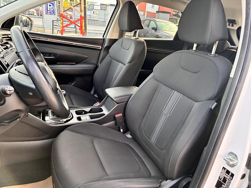 Hyundai Tucson 1,6T-GDi 110kW SMART REZERVACE - fotka 10 z 30