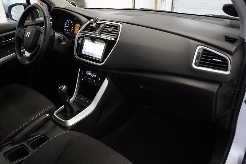 Suzuki SX4 S-Cross  S-CROSS  1,0 BOOSTERJET - fotka 26 z 27