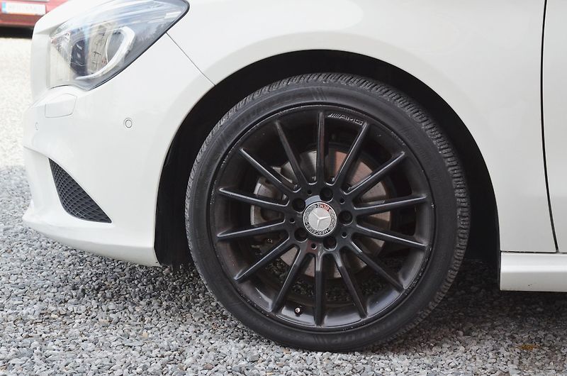 Mercedes-Benz CLA (2017) 220d 130kW AT / Bi-XENON - fotka 8 z 39