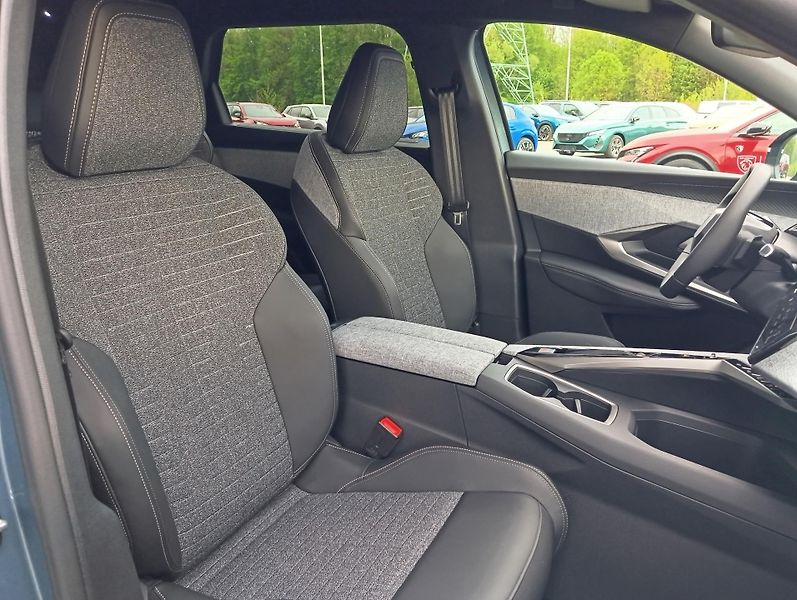 Peugeot 5008 (2026) ALLURE Hybrid 145 e-DCS6 - fotka 11 z 21