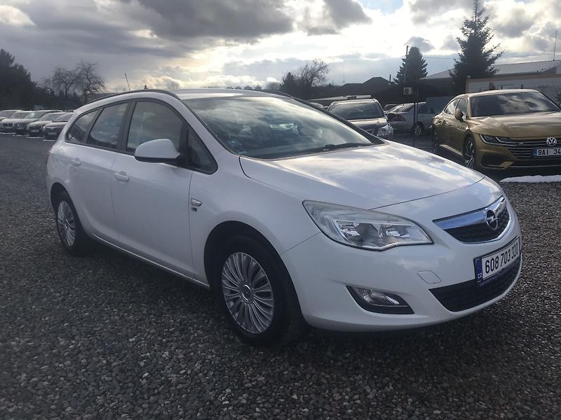 Opel Astra 1.4i 74 KW,KLIMA ,TEMPOMAT.... - fotka 3 z 17