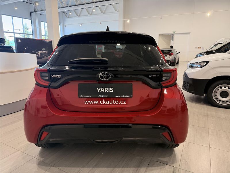 Toyota Yaris 1,5 Executive Bitone  Hybrid ( - fotka 5 z 9