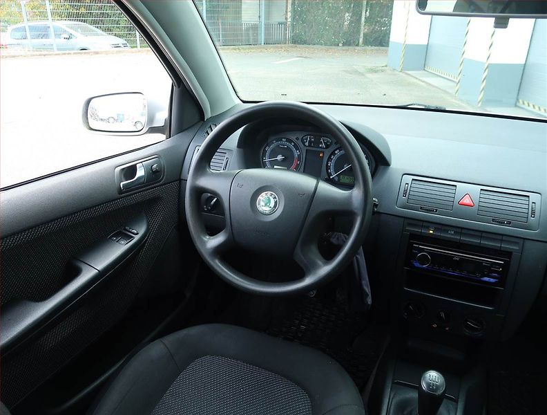 Škoda Fabia (2005) 1.4 16V, po STK, servisované - fotka 7 z 15