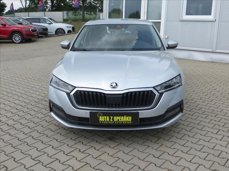 Škoda Octavia 2,0 TDI Ambition DSG LED ČR - fotka 2 z 24