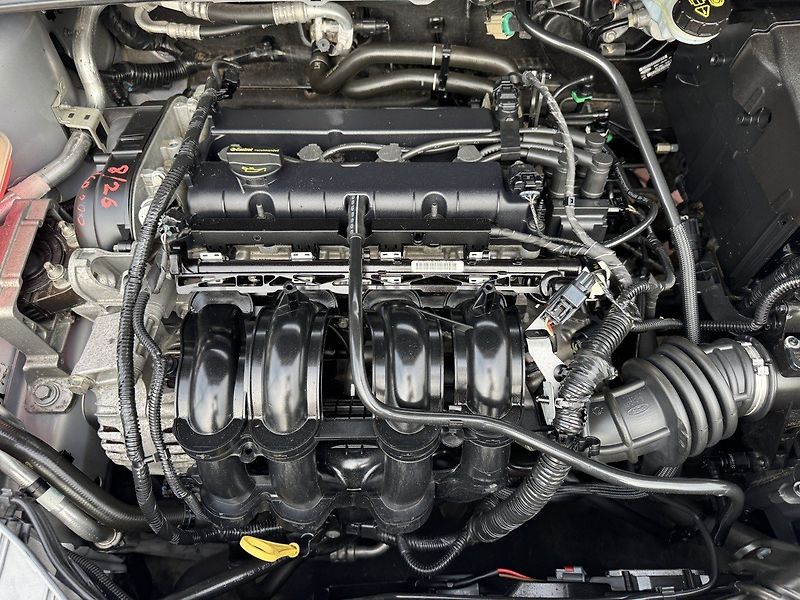Ford Focus (2011) 1.6Ti-VCT Klima Parkování - fotka 32 z 48