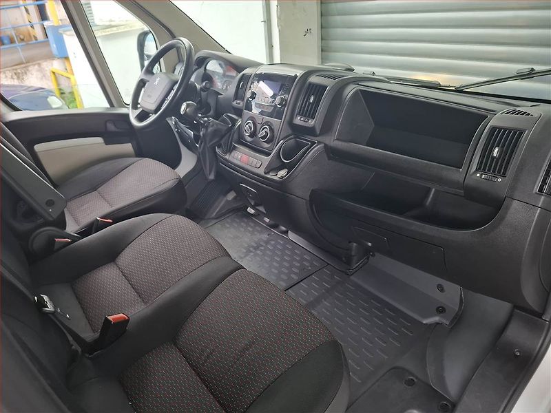 Peugeot Boxer (2018) 2.0 BlueHDi, Valník, ČR - fotka 8 z 18