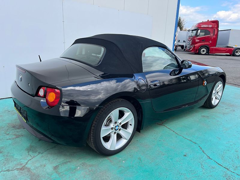 BMW Z4 2.0, 110kW Roadster - fotka 6 z 21