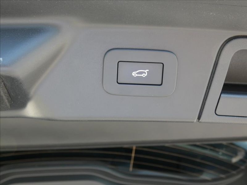 Land Rover Range Rover Velar 3,0 D300 Dynam HSE,1maj,ČR,DPH - fotka 39 z 42