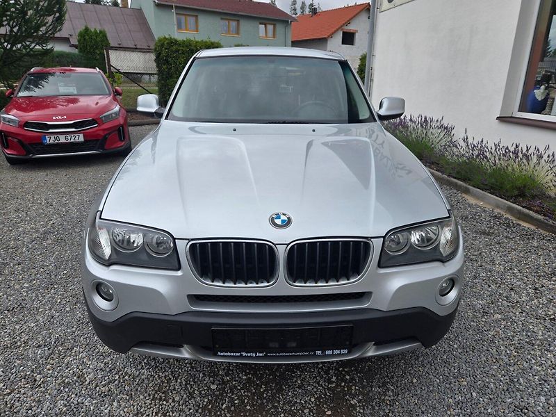 BMW X3 (2010) XDrive 18d TOP - fotka 7 z 20