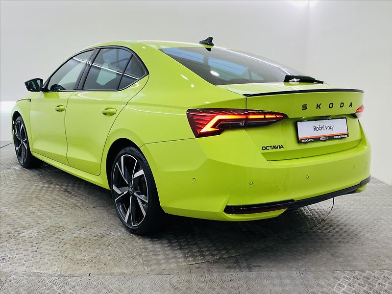 Škoda Octavia 1,5 TSI DSG 110kW SportLine - fotka 24 z 25