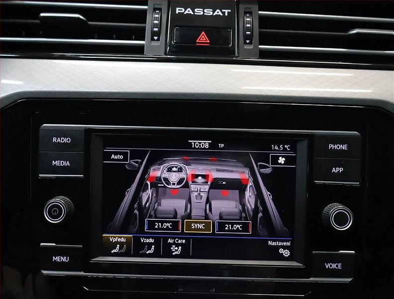 Volkswagen Passat (2019) 1.5 TSI, Tempomat - fotka 16 z 25
