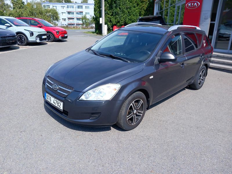 Kia Ceed SW (2009) 1,4 CVVT Active - fotka 2 z 11