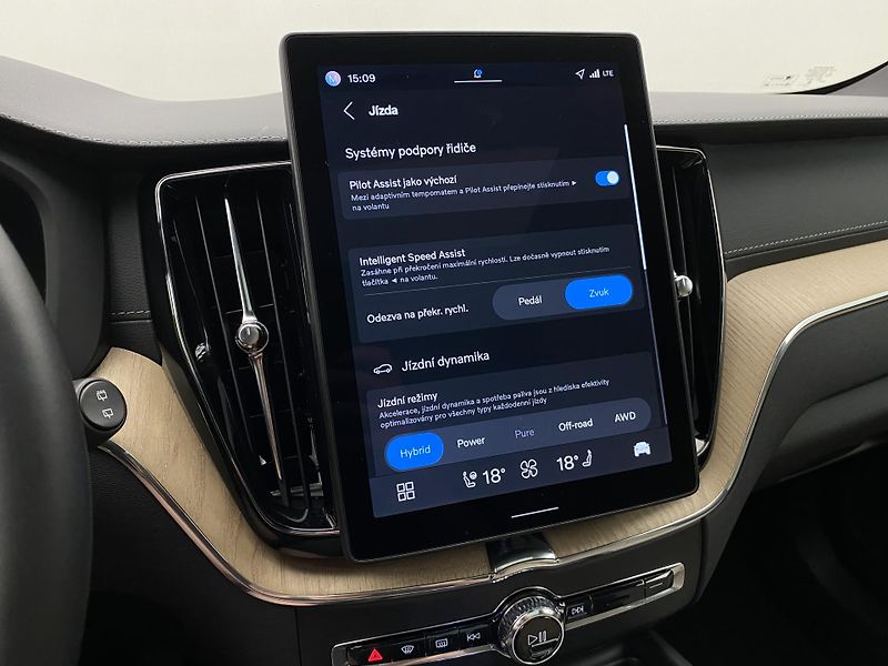 Volvo XC60 T8 AWD RECHARGE ULTRA BRIGHT - fotka 47 z 67