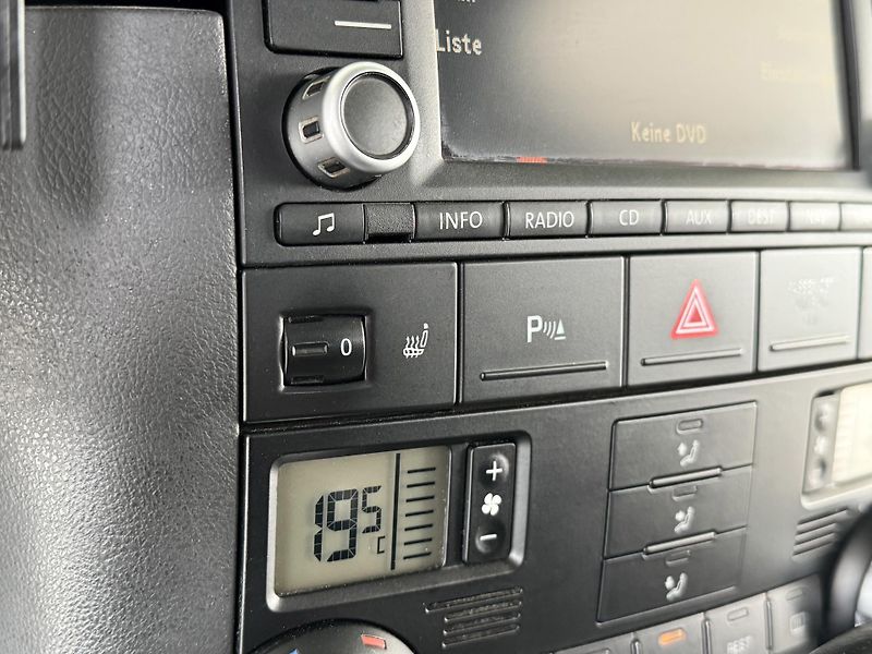 Volkswagen Touareg - fotka 22 z 37