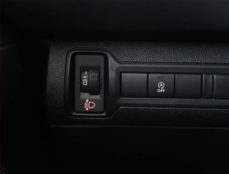 Peugeot 308 (2019) 1.5 BlueHDi, Tempomat - fotka 19 z 20