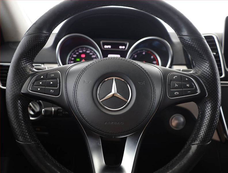 Mercedes-Benz GLS (2017) 350 d 4MATIC - fotka 8 z 21