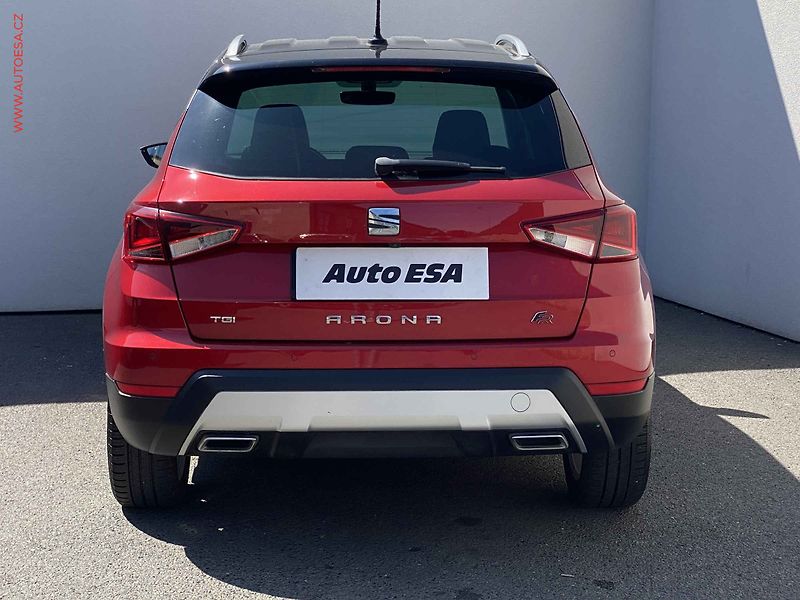 Seat Arona (2019) 1.0 TGi, FR, LED, kamera - fotka 5 z 17