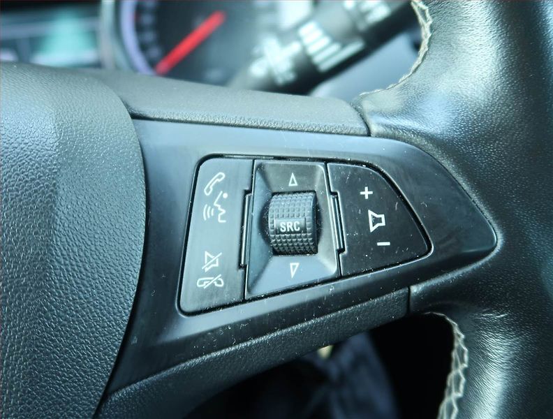 Opel Astra (2019) 1.6 CDTI, Navi, Tempomat - fotka 18 z 20