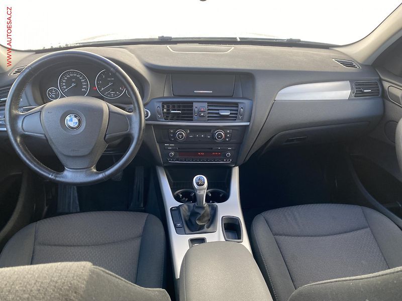 BMW X3 (2011) 2.0D xDrive20d, +ALU - fotka 8 z 17