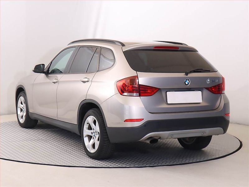 BMW X1 (2013) sDrive18d, Automat - fotka 4 z 16