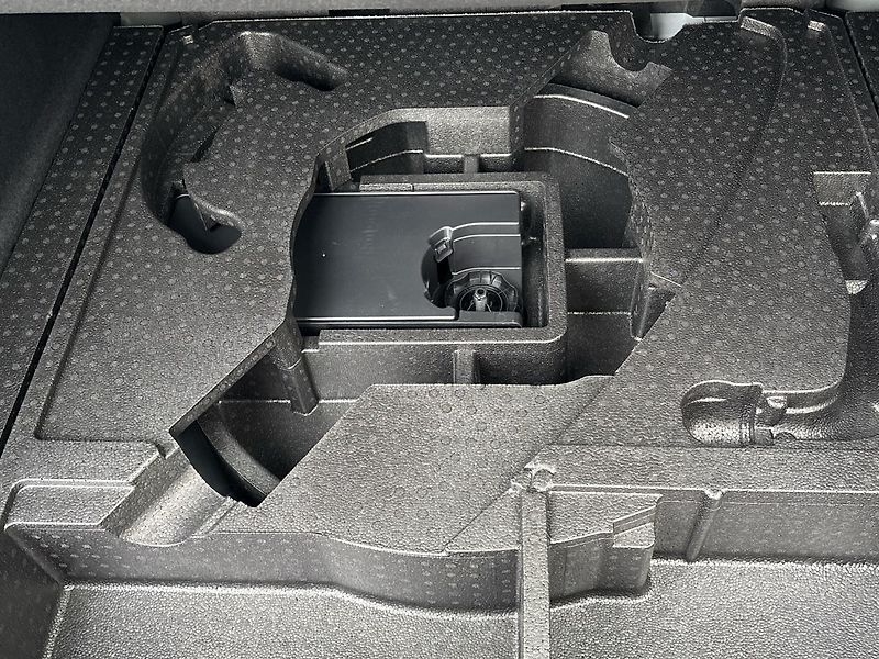 Peugeot 308 (2025) SW STYLE Hybrid e-DCS6 - fotka 21 z 43