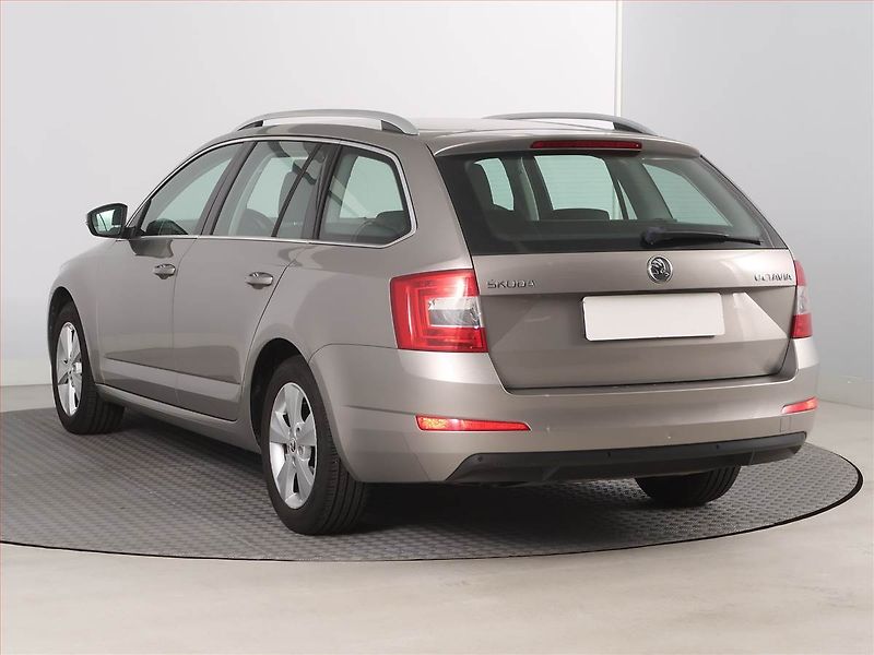 Škoda Octavia (2014) Style 1.6 TDI, Tempomat - fotka 4 z 16