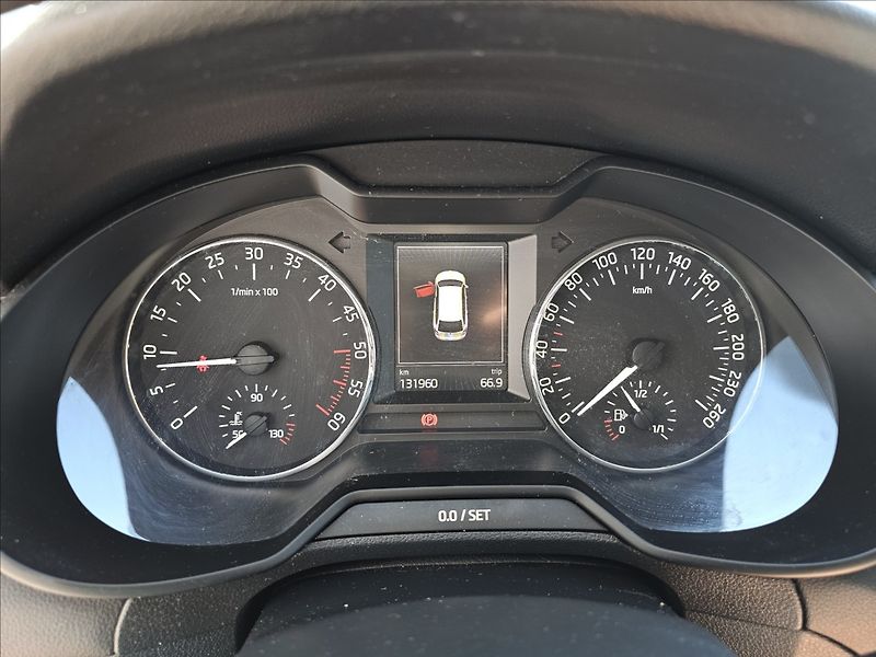 Škoda Octavia 2,0TDi 110KW Elegance TZ - fotka 14 z 49