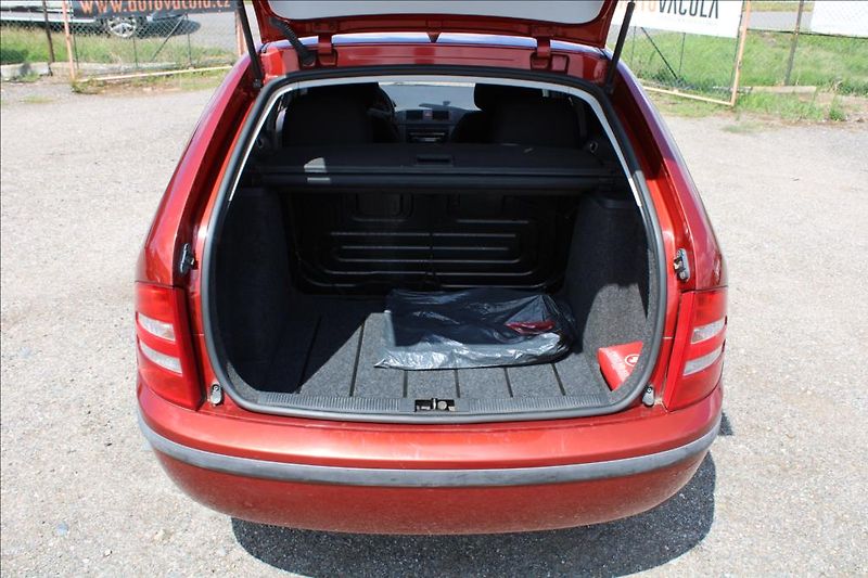 Škoda Fabia 1,4 i  STK 4/2028, 94.770 km - fotka 13 z 18
