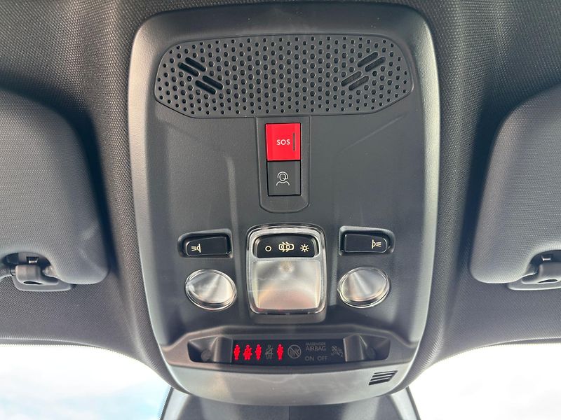 Peugeot 2008 (2026) BUSINESS Elektromotor 115 kW  - fotka 19 z 22